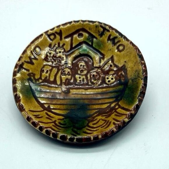 Vintage Handmade Pottery‎ Brooch signed Two by Two Religious Pin Noah's Ark - Picture 1 of 6